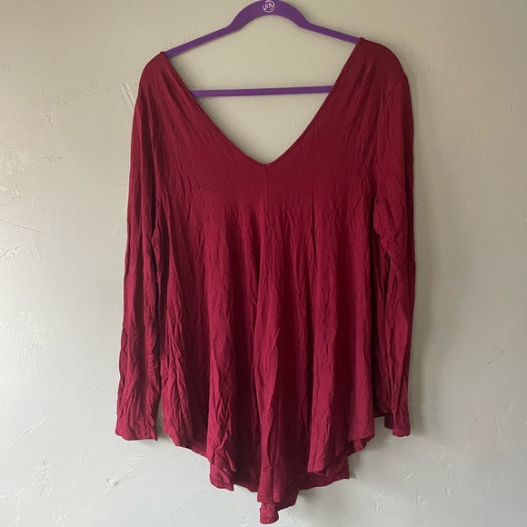 Flowy, maroon top with wide neckline and deep V in front and back, size 1X - Picture 5 of 7
